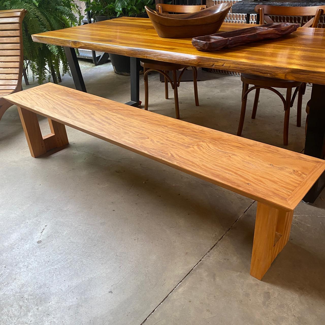 Banco em Madeira Peroba